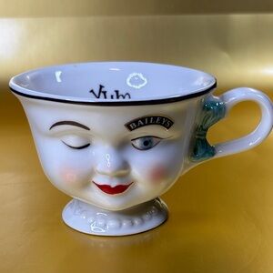 Vintage Baileys Irish Cream "Mrs. Yum" winking face ceramic mug/cup